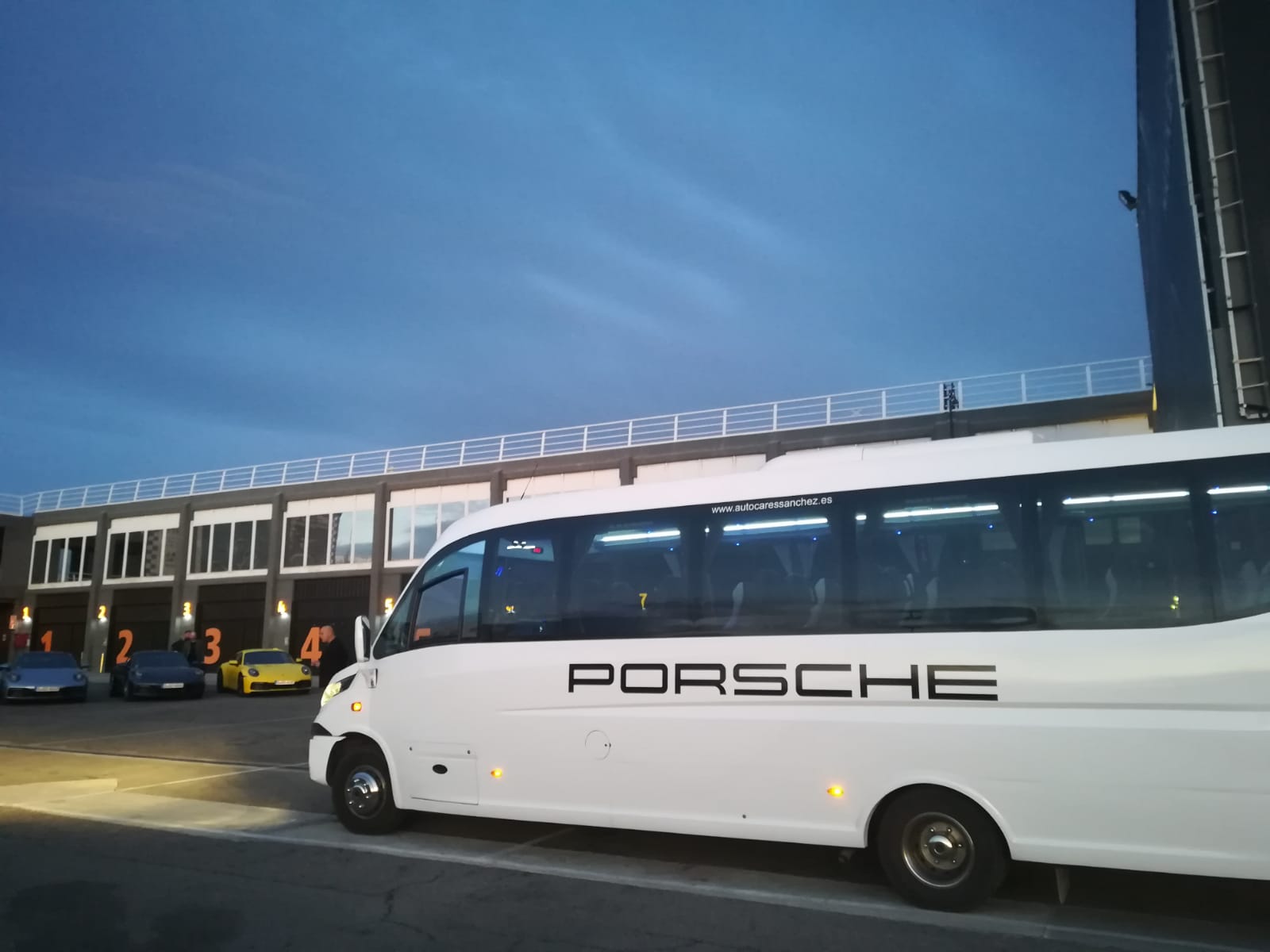 Autocares Sánchez,transporte escolar, despedidas y viajes por toda España